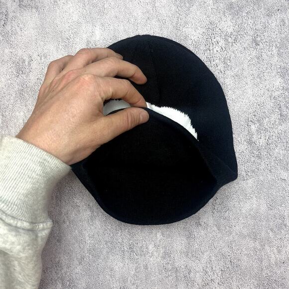 grunge gothic punk black and white 8-ball beanie - Picture 5 of 8